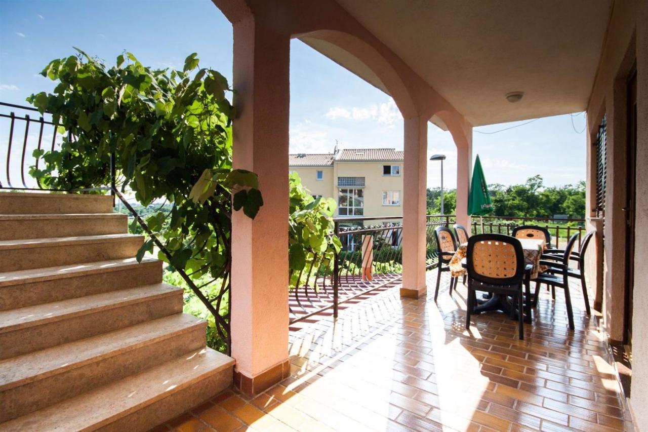 Apartments Dara Umag Exterior photo